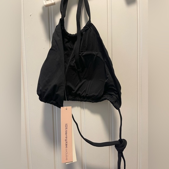 Aqua 
Swim top 
Women’s 
Size medium 
NWT - Picture 2 of 3